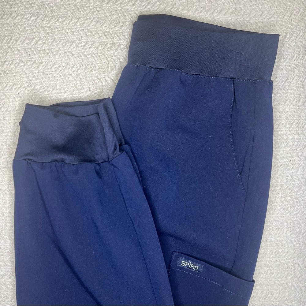 spirit scrubs / navy blue joggers size small